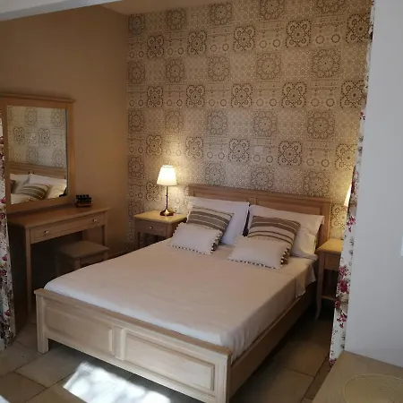 House Of Garden Apartment Dragano Exterior photo