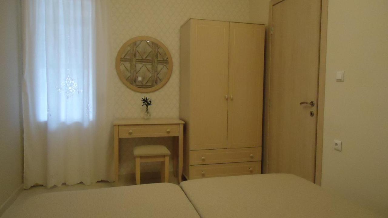 House Of Garden Apartment *